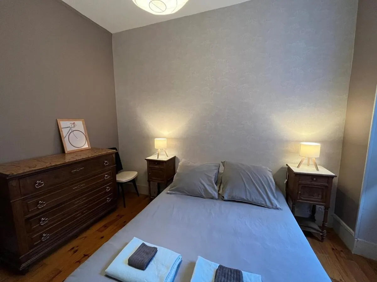 Апартаменты Appartement Centre Ville De Bourg D'Oisans Ле-Бур-д'Уазан